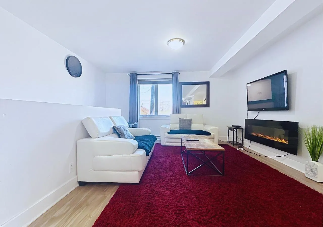 Elegant Et Cosy - 2 Chambres Bien Equipe Et Parking Gratuit Montreal Apartment